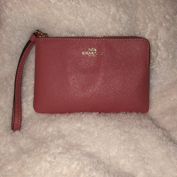 Coach Handbags - Coach Corner Zip Wristlet